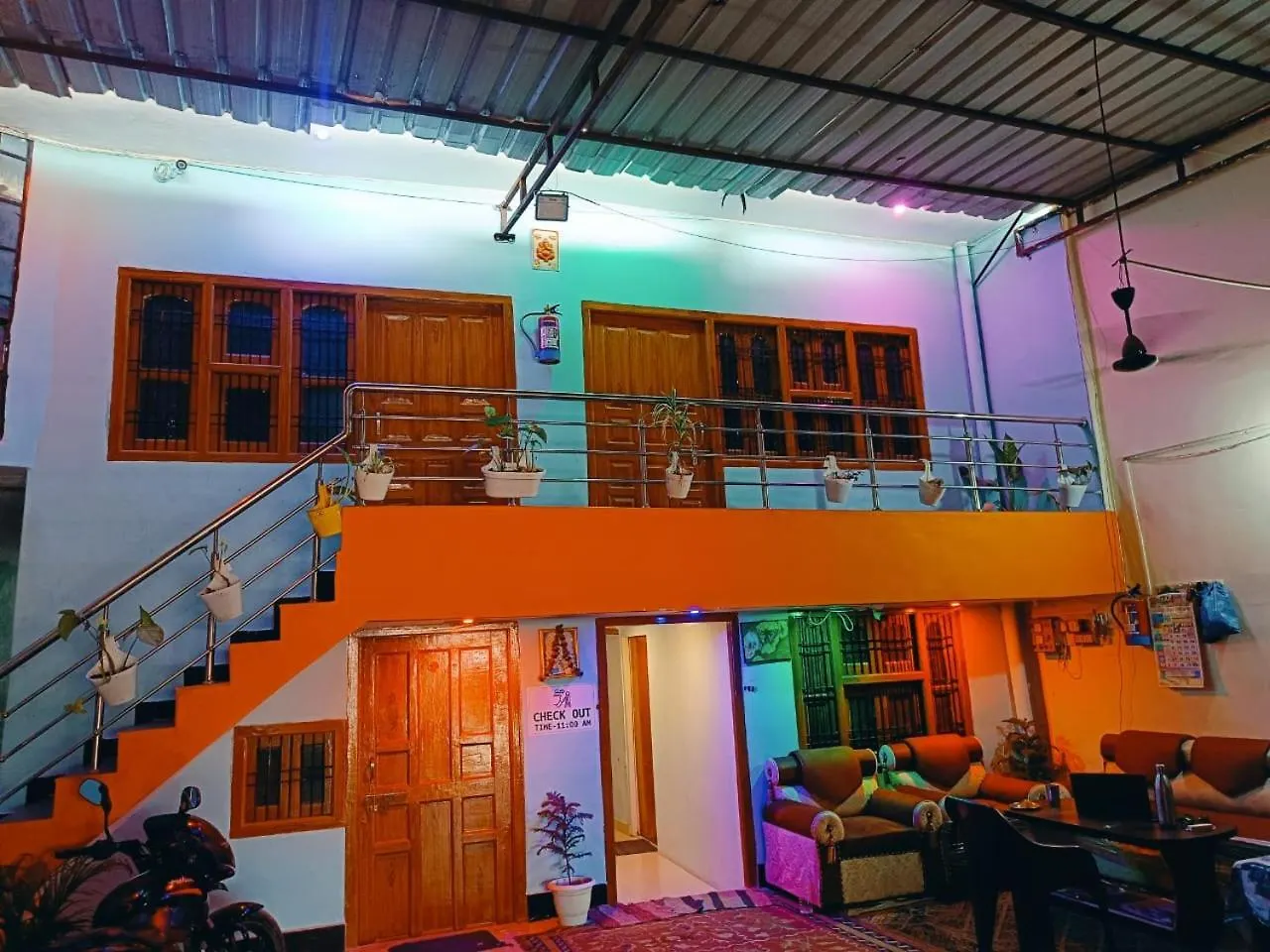 ורנאסי Subah E Banaras Guest House - Best Guest House In Banaras For Comfort